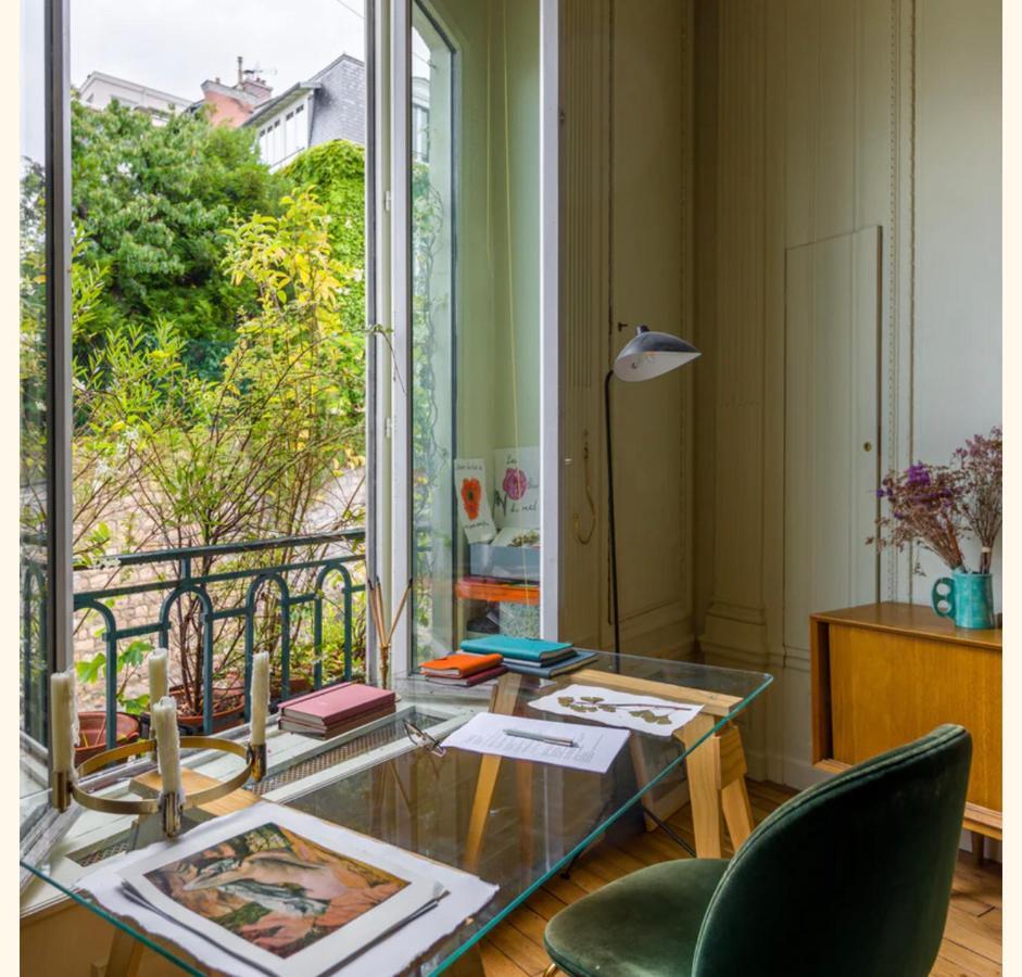 Countryside In Montmartre, La Maison Rose, Lapin Agile, View On Les Vignes Du Clos Montmartre *
